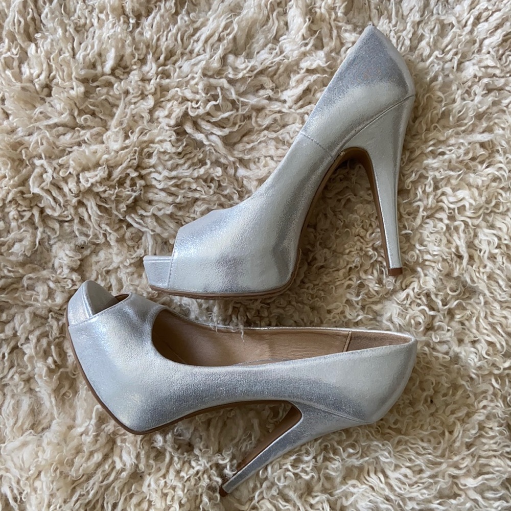 CL by Laundry silver peep toe pumps